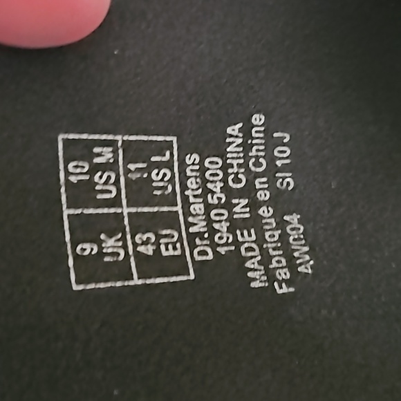 Size 10 Dr. Martens boot - Picture 4 of 5
